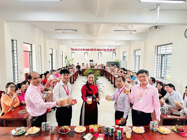 TRƯỜNG THPT LÊ QUÝ ĐÔN: HỌP MẶT ĐẦU XUÂN BÍNH NGỌ 2026