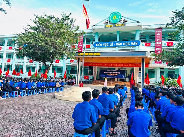 NGÀY TỰU TRƯỜNG CỦA ĐẠI GIA ĐÌNH THPT LÊ QUÝ ĐÔN